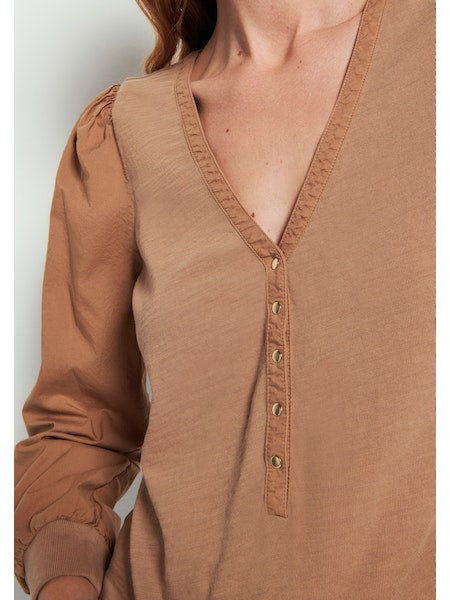 Ivy Feminine Snap Henley