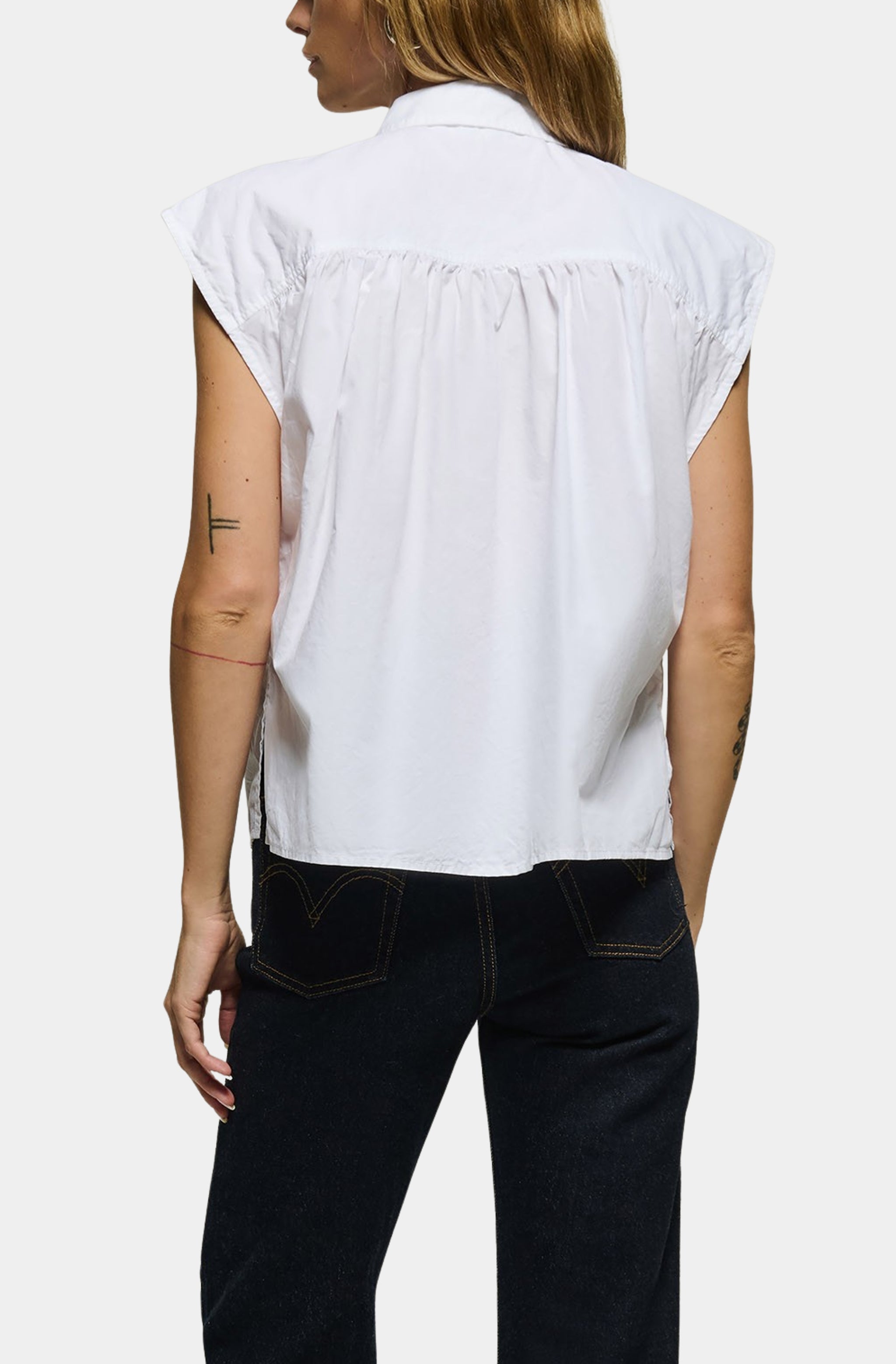 Jody Sleeveless Shirt