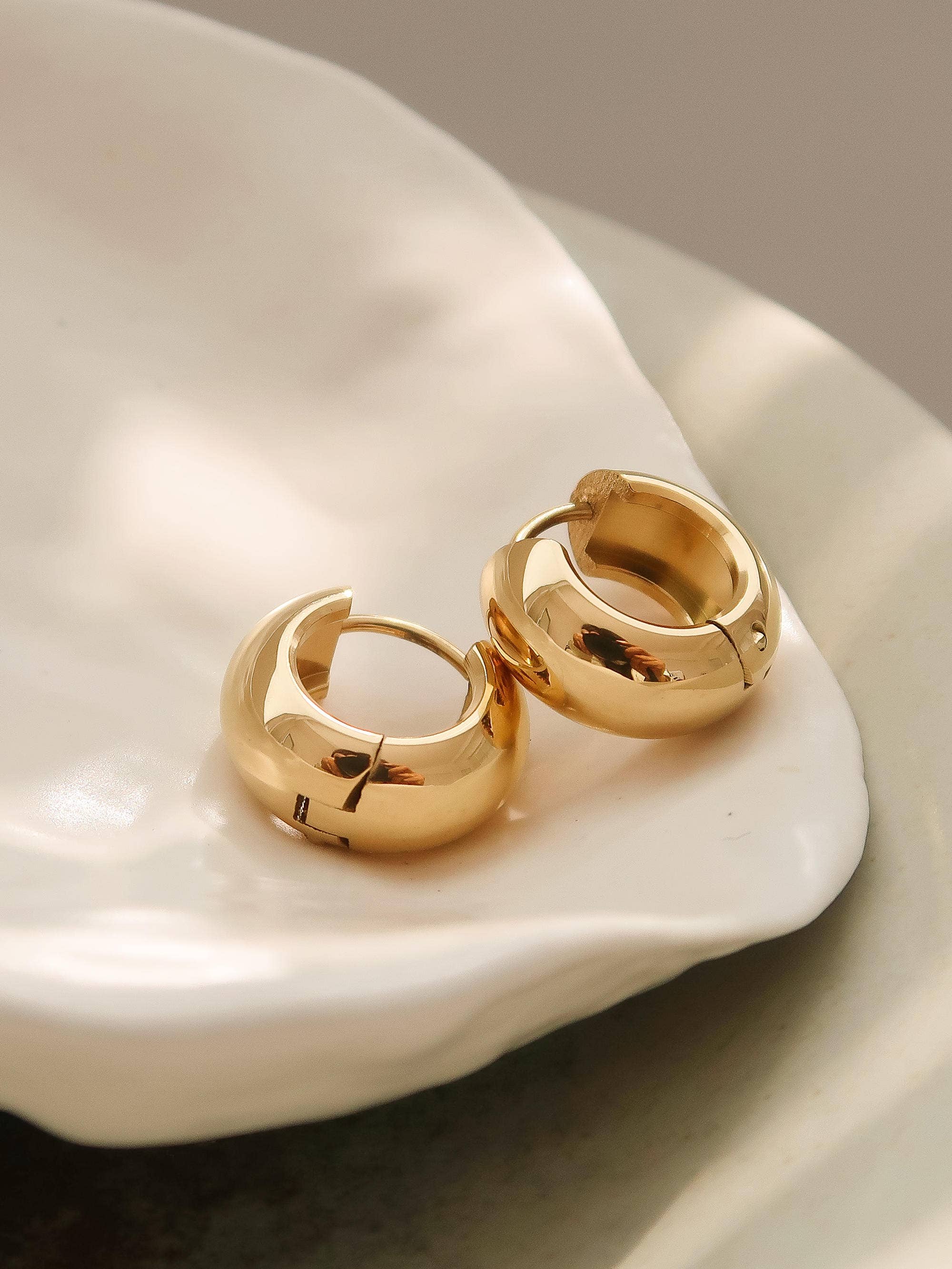 Blandine 18K Non-Tarnish Small Classic Hoop Earring